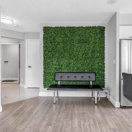 2 Bedroom Waterfront Condo Downtown W/ Free Parking Toronto Kültér fotó