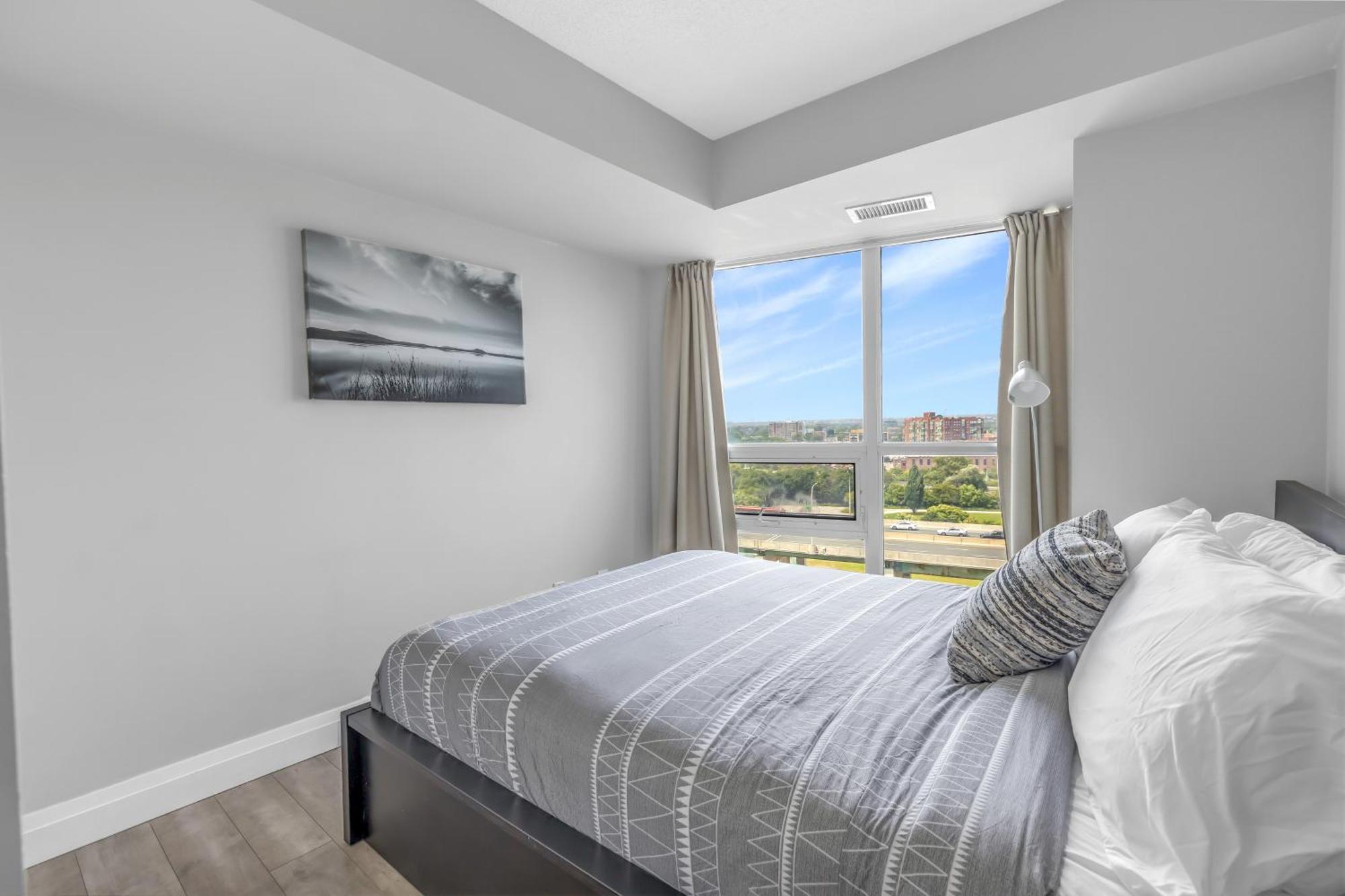 2 Bedroom Waterfront Condo Downtown W/ Free Parking Toronto Kültér fotó