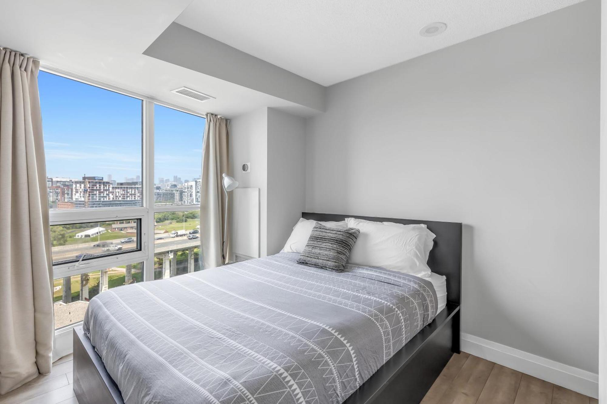 2 Bedroom Waterfront Condo Downtown W/ Free Parking Toronto Kültér fotó