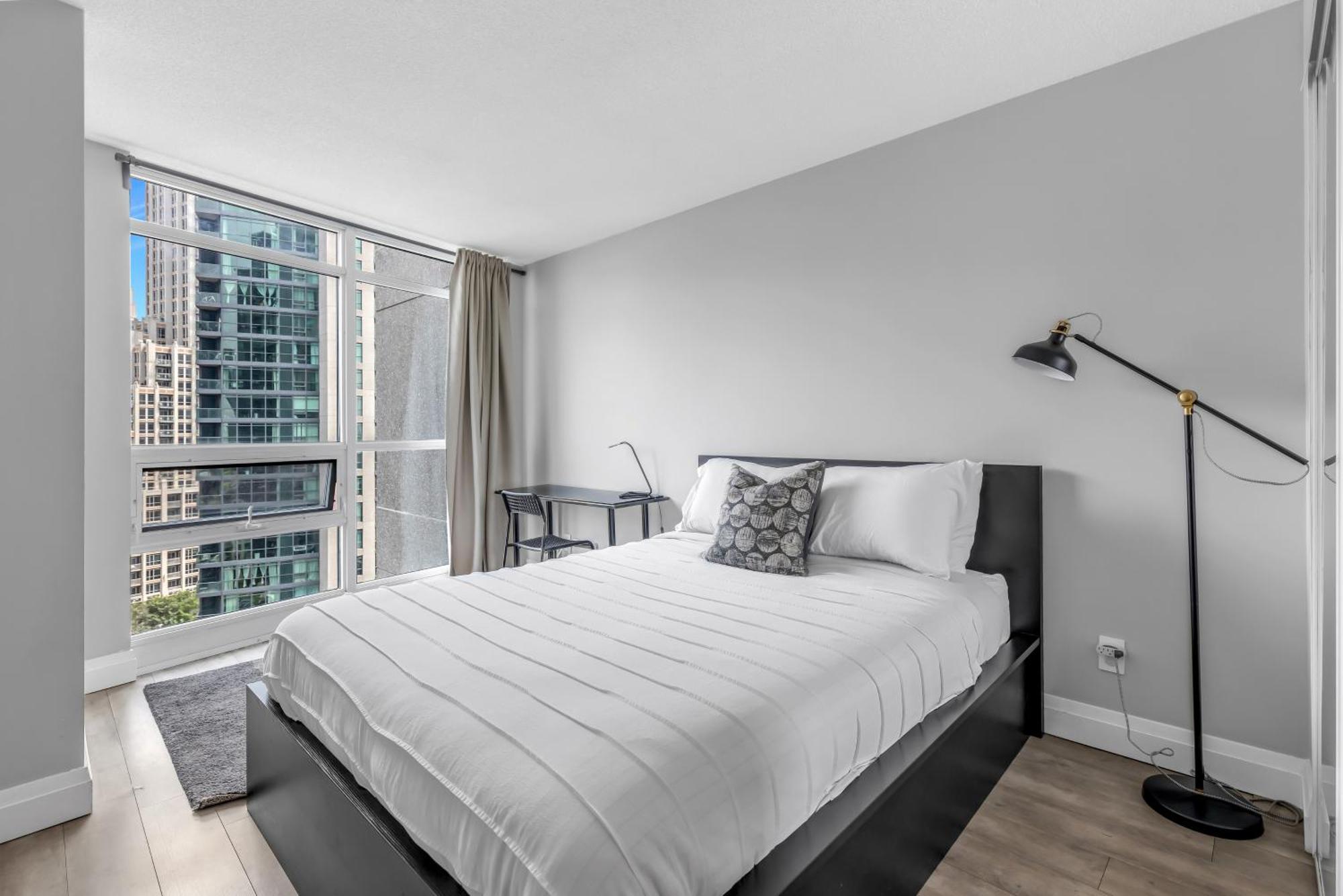 2 Bedroom Waterfront Condo Downtown W/ Free Parking Toronto Kültér fotó