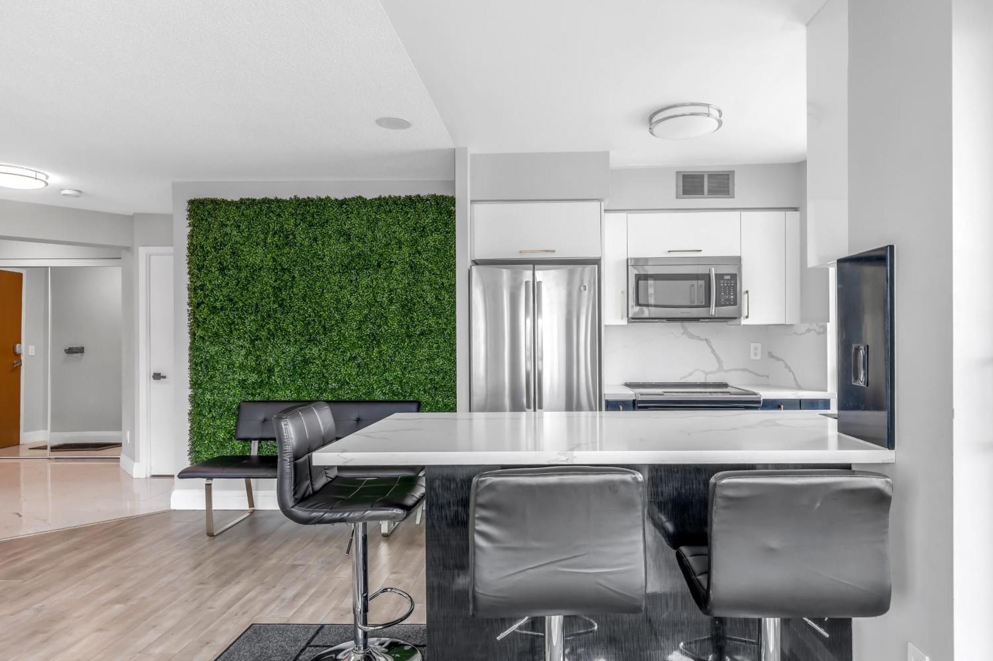 2 Bedroom Waterfront Condo Downtown W/ Free Parking Toronto Kültér fotó